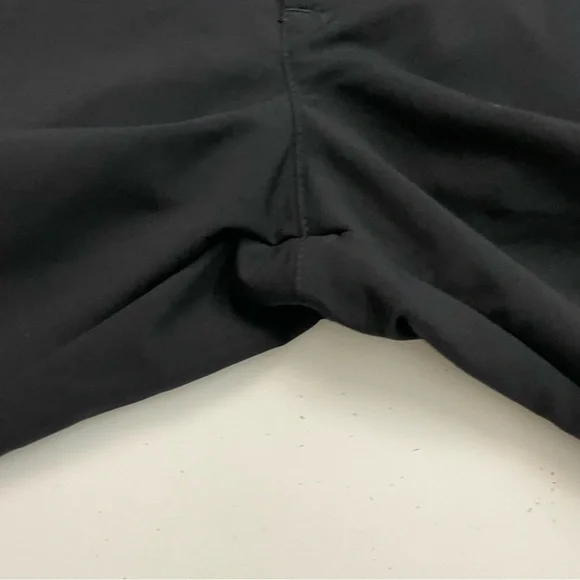 Under Armour Pants Straight Leg Pockets Grip Waistband Quick Dry Black 30/30